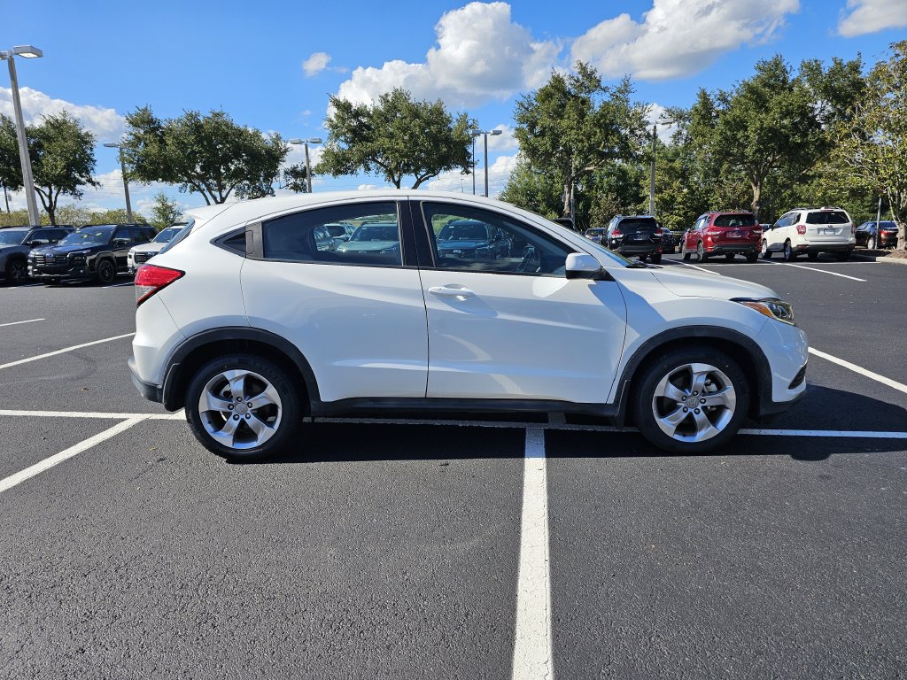 Used 2022 Honda HR-V LX image 2