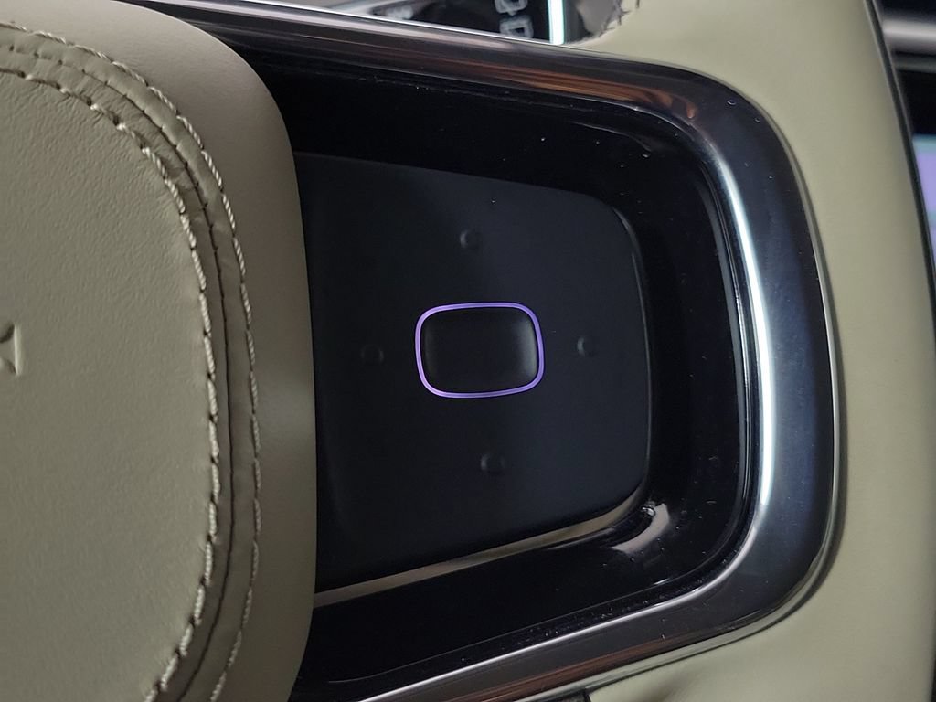 Certified 2025 Lincoln Nautilus Premier AWD/4WD image 24