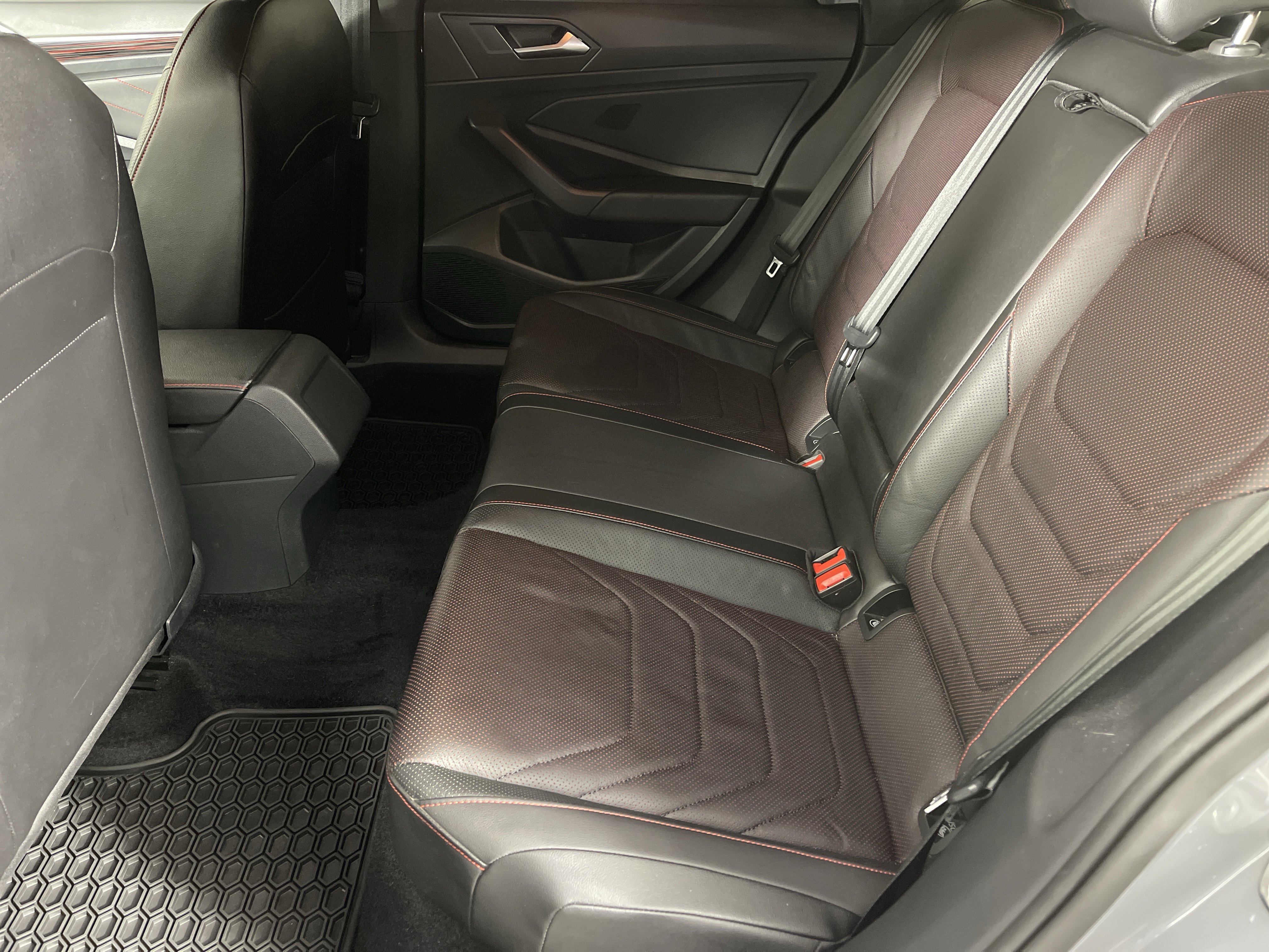 Used 2022 Volkswagen Jetta GLI Autobahn image 11