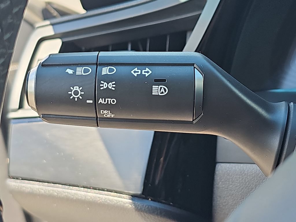 Certified 2022 Lexus ES 300h w/ Premium Package FWD image 25