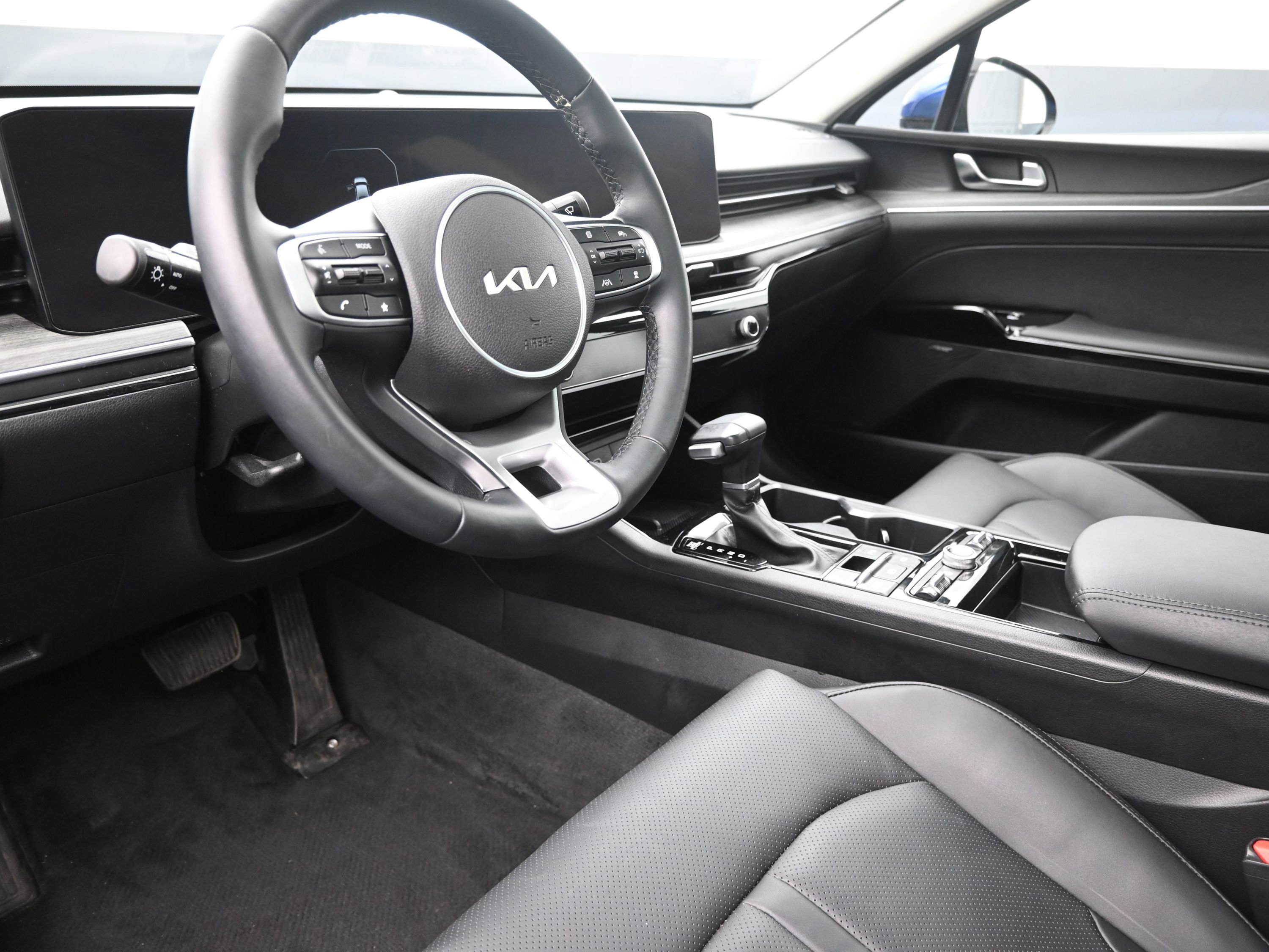 Used 2025 Kia K5 EX image 11