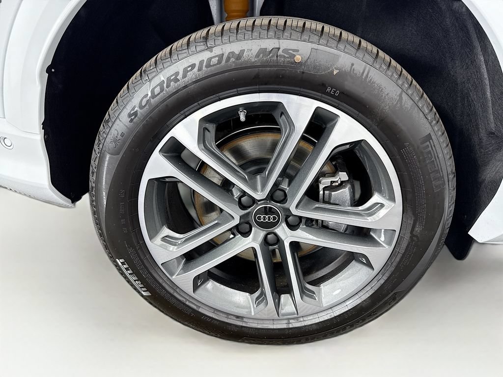 Certified 2025 Audi Q5 Premium w/ Premium Plus AWD/4WD image 32