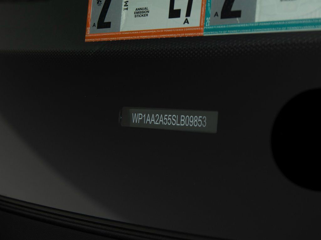 Certified 2025 Porsche Macan image 41