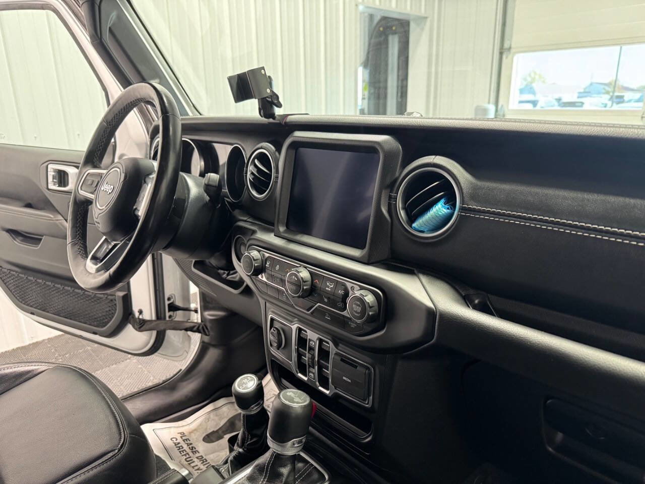 Used 2022 Jeep Wrangler Unlimited Sahara w/ Cold Weather Group image 24