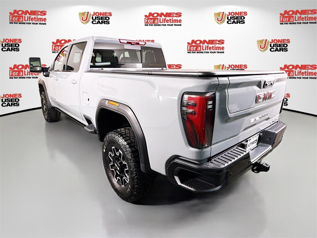 Used 2024 GMC Sierra 2500 AT4X image 2