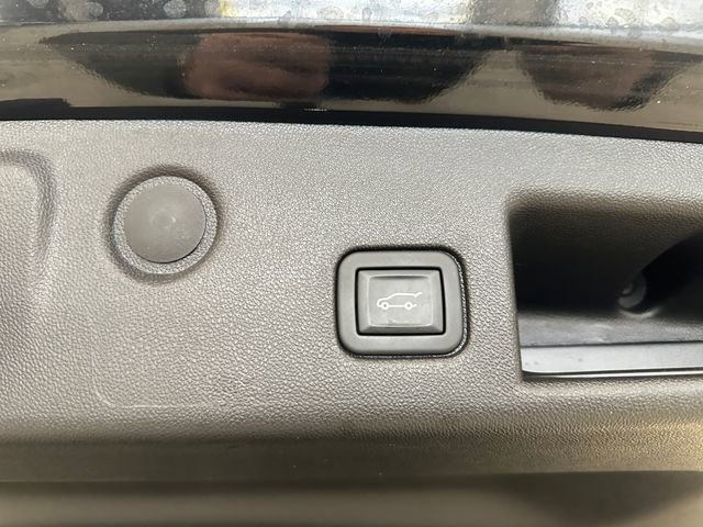 Used 2024 Chevrolet Equinox LT w/ LPO, Floor Liner Package image 19