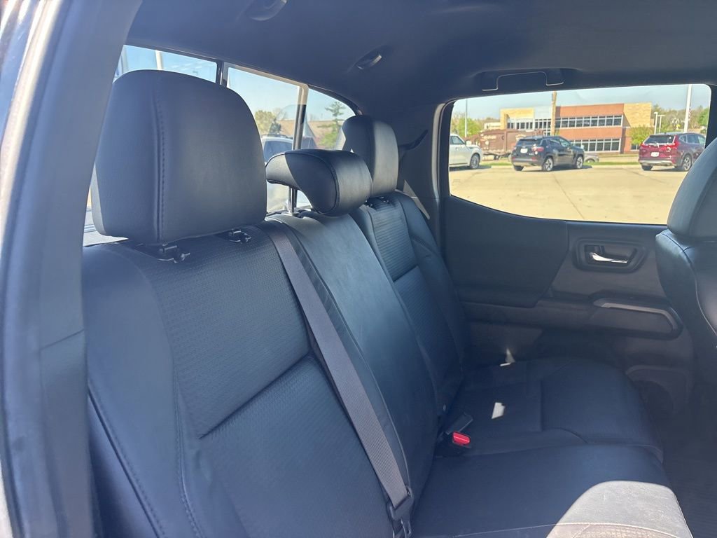 Used 2022 Toyota Tacoma TRD Sport w/ TRD Premium Sport Package image 33
