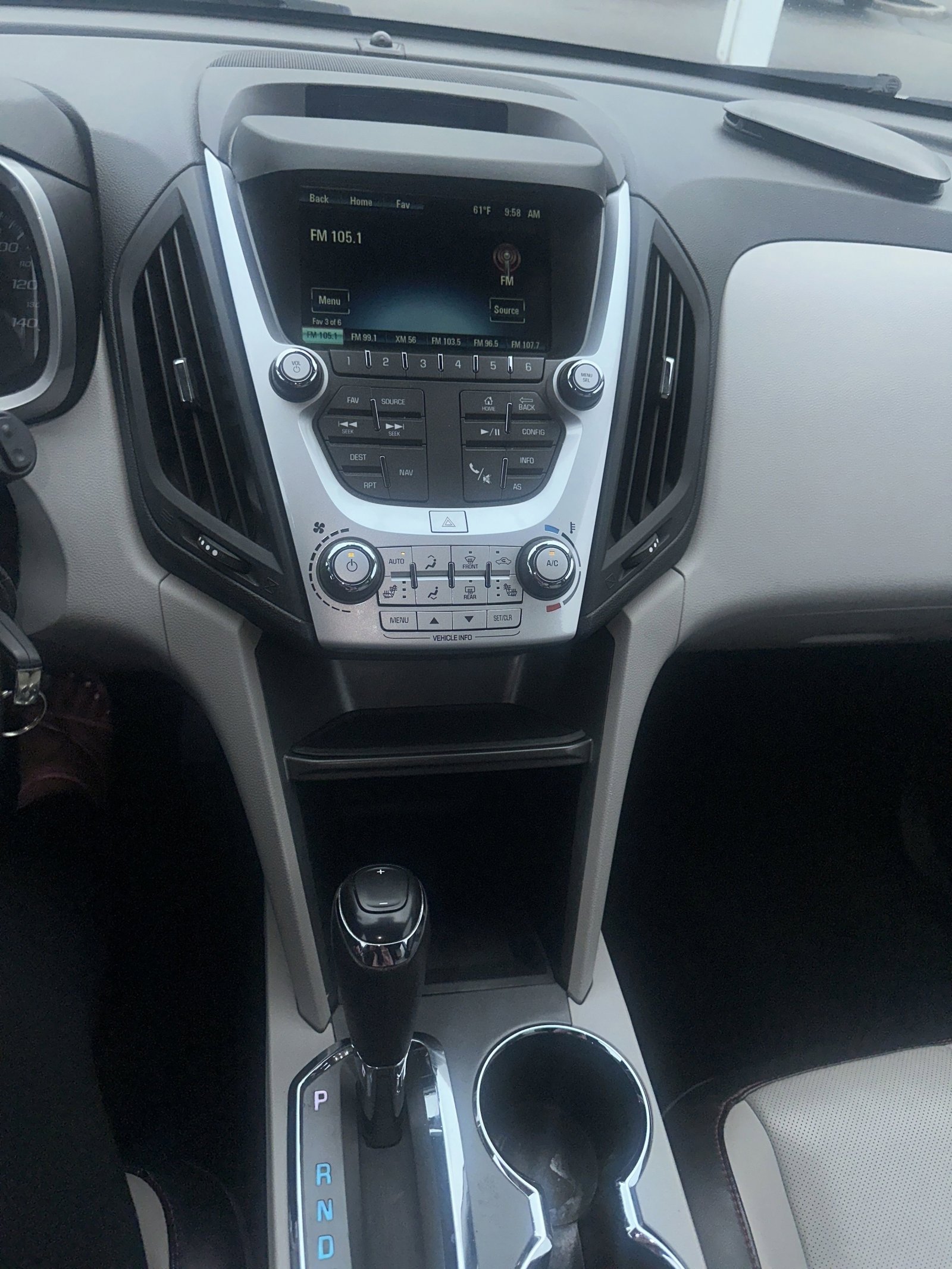 Used 2016 Chevrolet Equinox LTZ w/ Enhanced Convenience Package AWD/4WD image 3