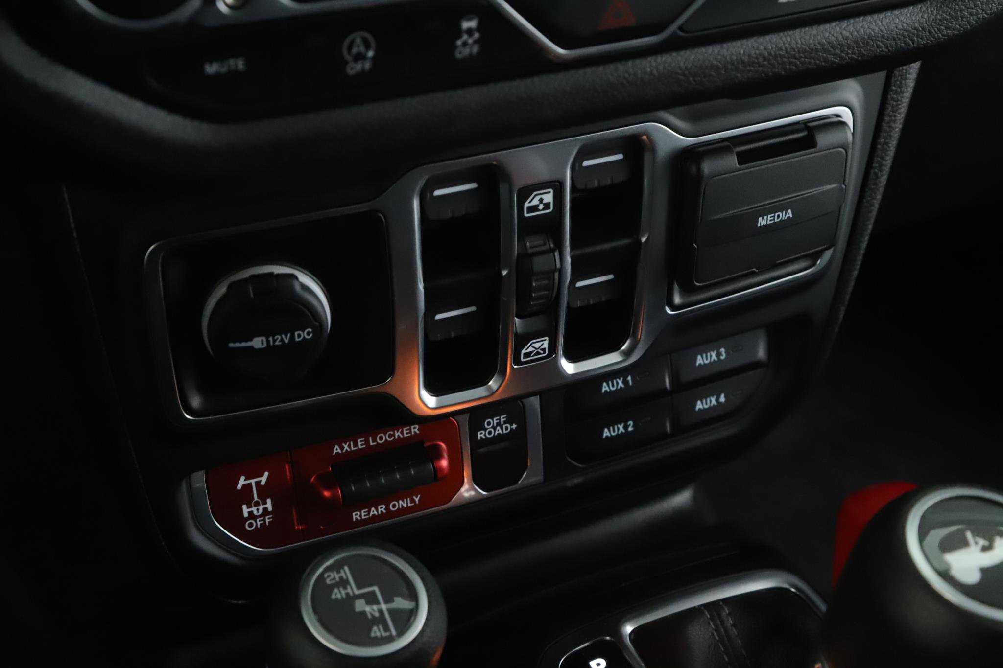 Used 2025 Jeep Wrangler Unlimited Sport image 15