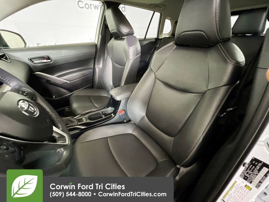 Used 2023 Toyota Corolla Cross XLE image 23