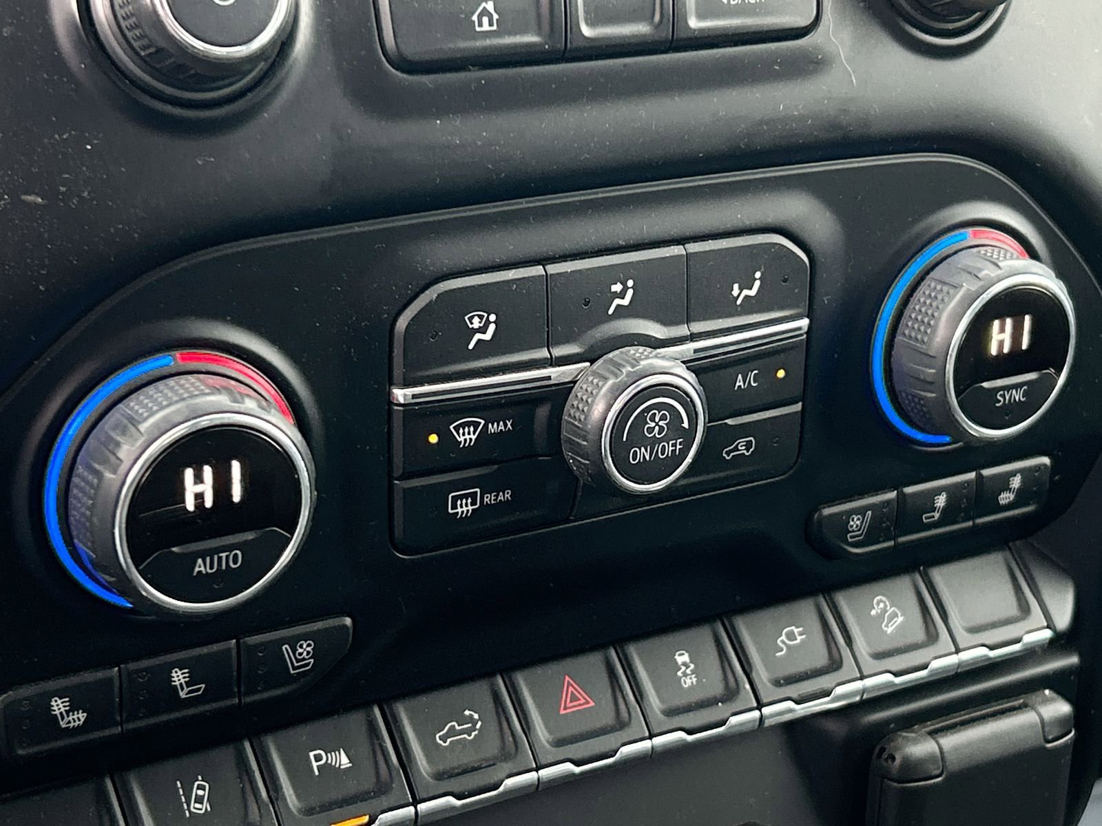 Used 2020 Chevrolet Silverado 2500 LTZ w/ LTZ Premium Package image 20