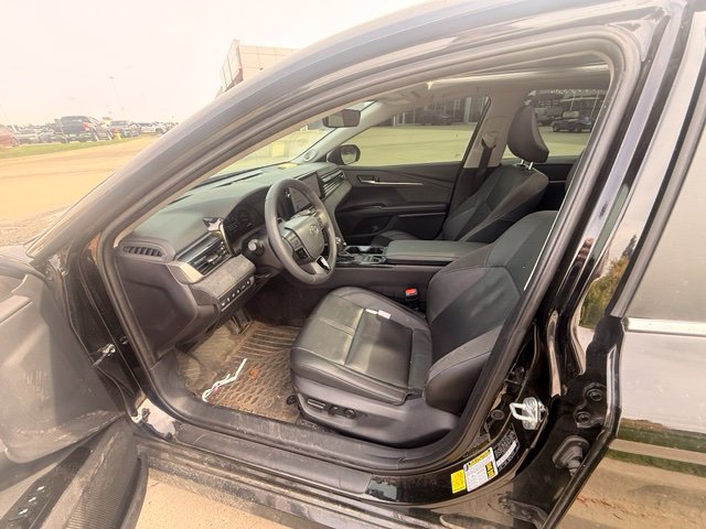 Used 2025 Toyota Camry XLE w/ Premium Plus Package FWD image 13