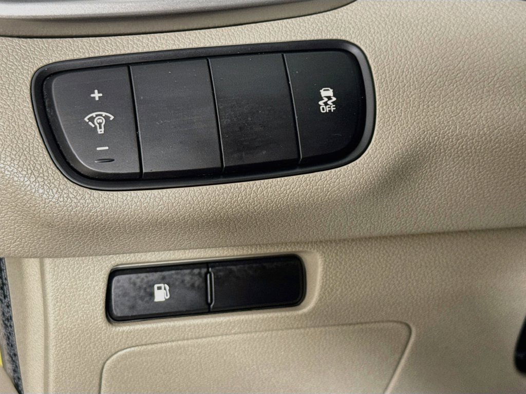 Used 2017 Kia Sorento AWD image 10