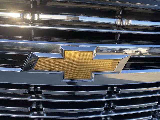Used 2024 Chevrolet Suburban Premier image 30