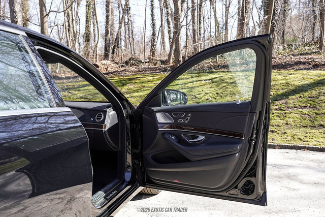 Used 2020 Mercedes-Benz S 560 4MATIC Sedan image 24