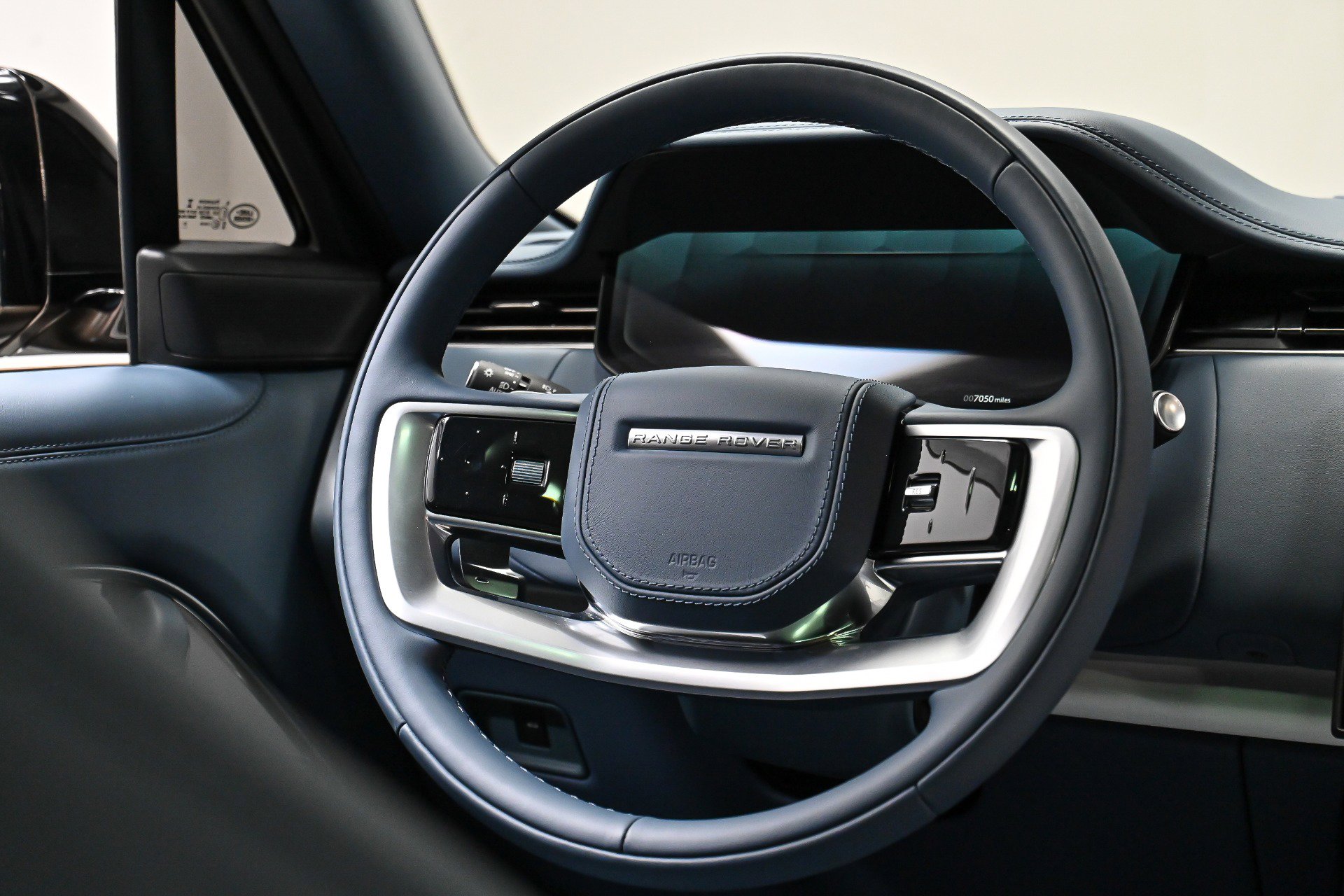 Used 2023 Land Rover Range Rover LWB SV Autobiography image 8