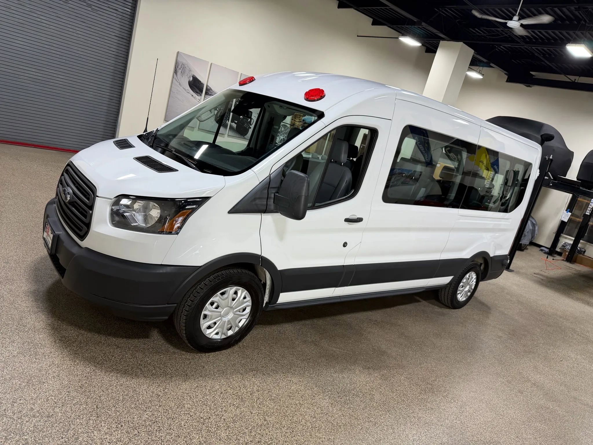 Used 2018 Ford Transit 350 XL image 9