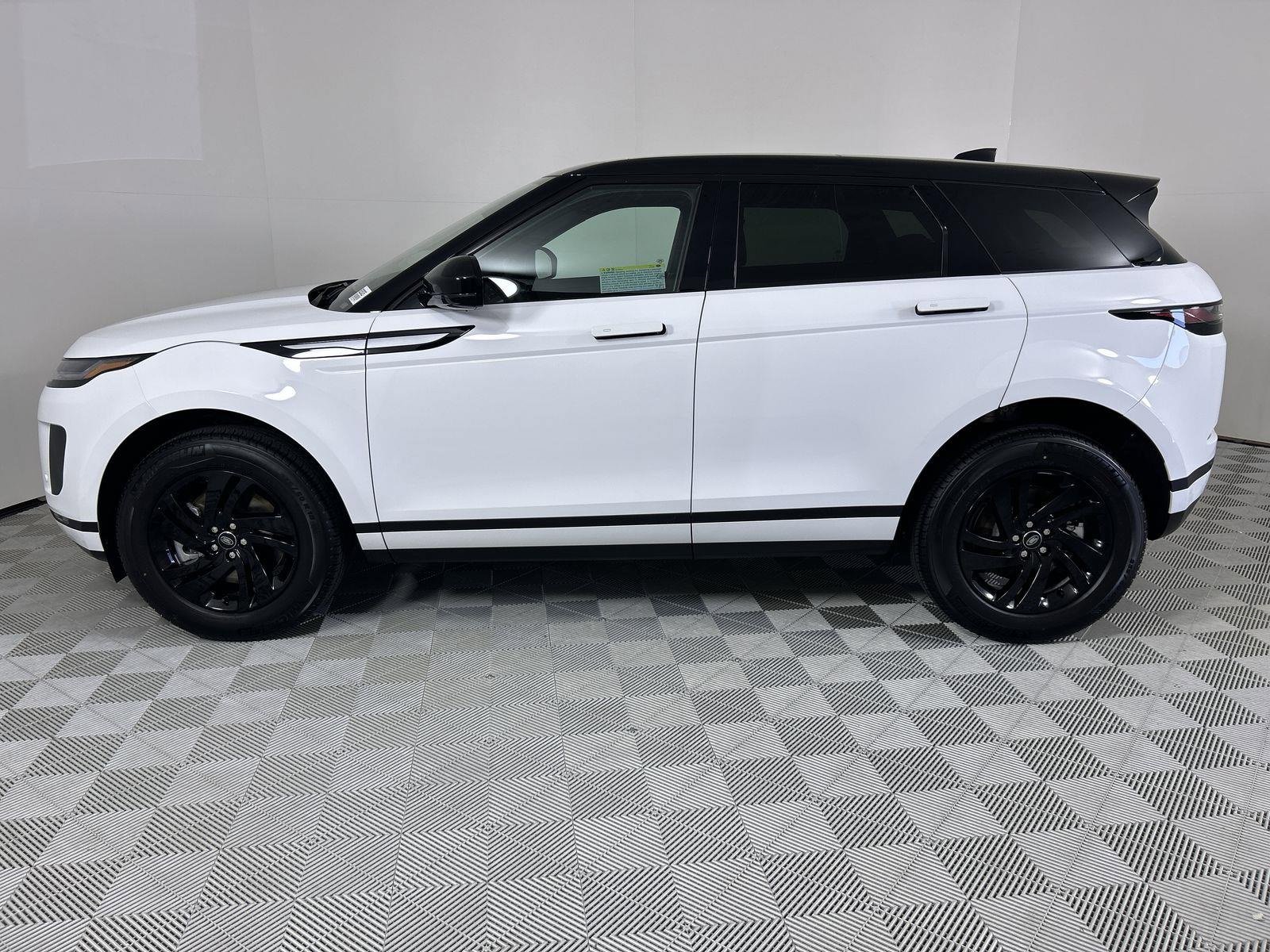 New 2026 Land Rover Range Rover Evoque S image 2