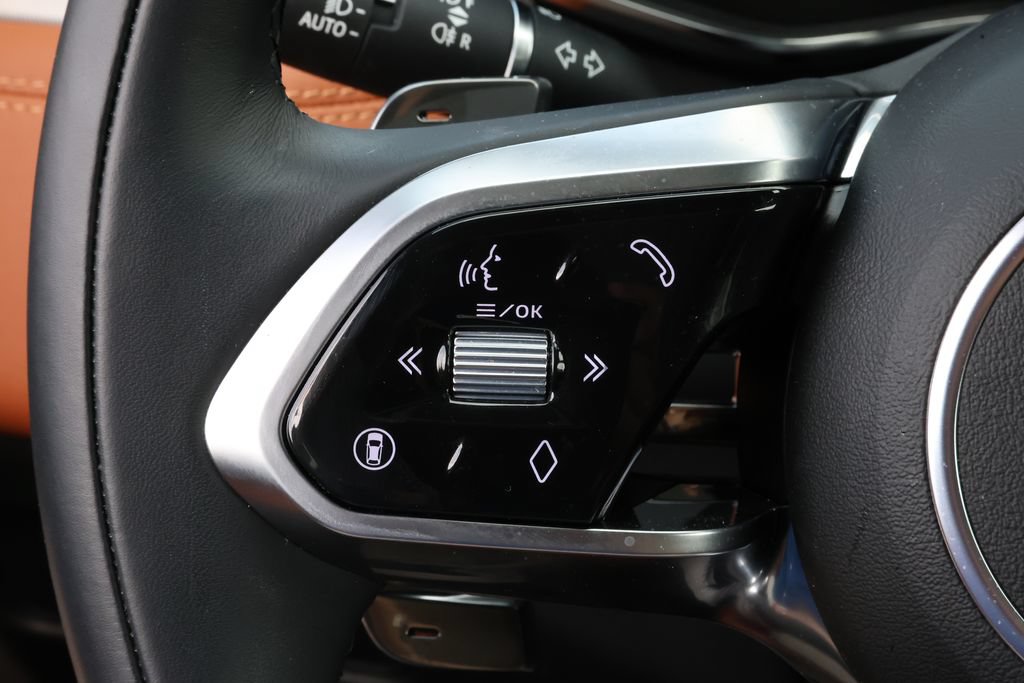 Certified 2026 Jaguar F-PACE R-Dynamic S AWD/4WD image 19