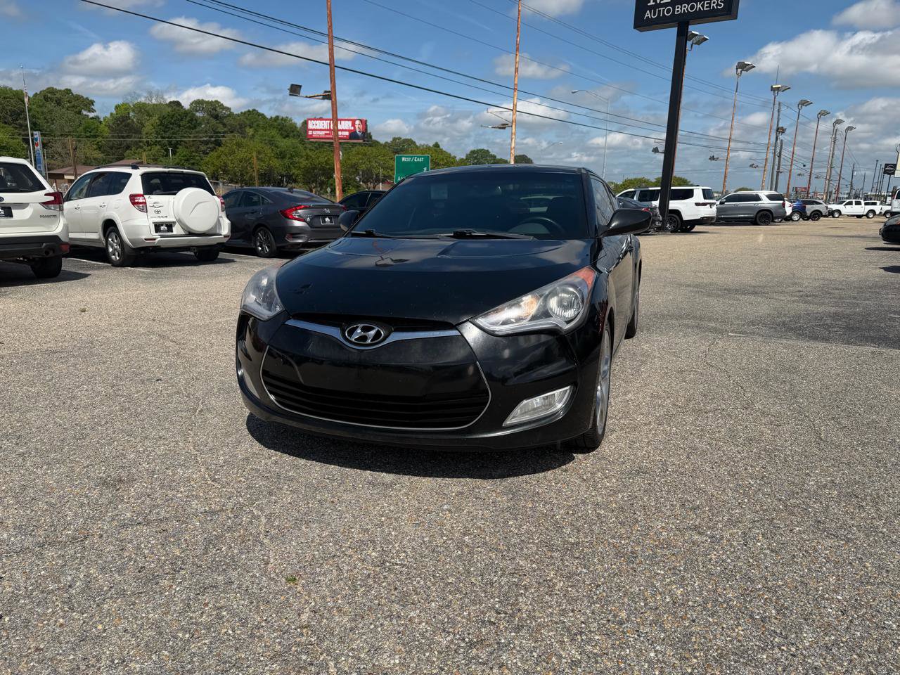 Used 2017 Hyundai Veloster Value Edition image 9