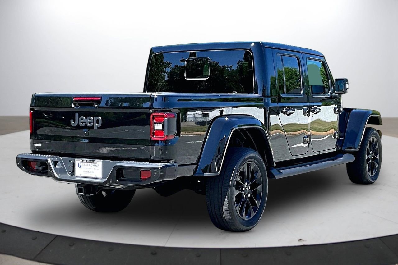 Certified 2023 Jeep Gladiator Overland AWD/4WD image 9