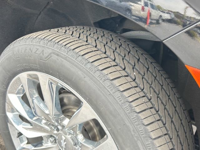 Used 2021 Chevrolet Suburban High Country AWD/4WD image 18