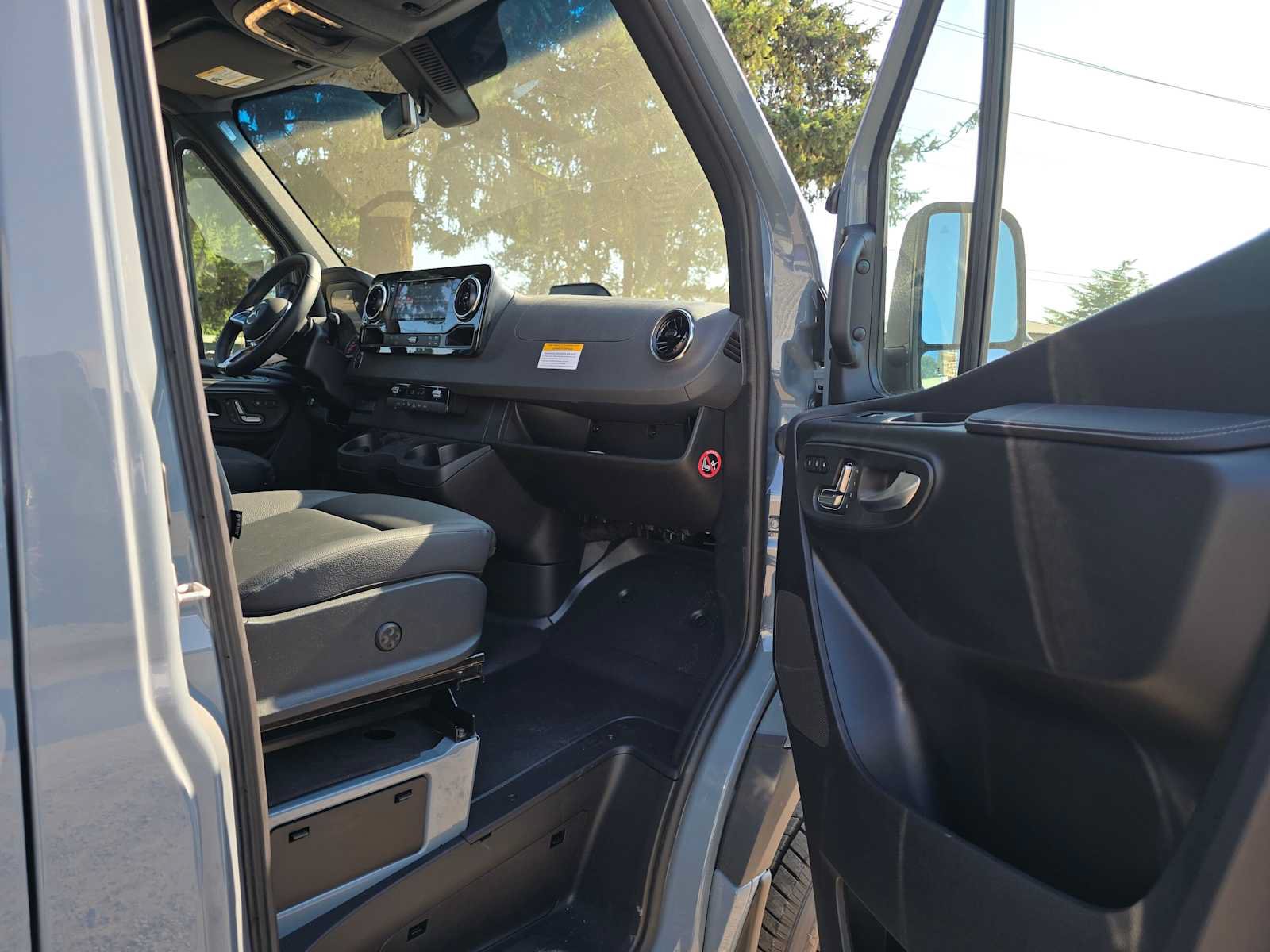 Used 2026 Mercedes-Benz Sprinter 2500 image 9