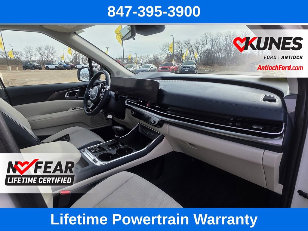Used 2025 Kia Carnival SX Prestige image 41