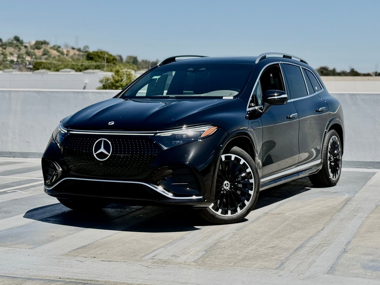 New 2026 Mercedes-Benz EQS 550 4MATIC SUV image 2