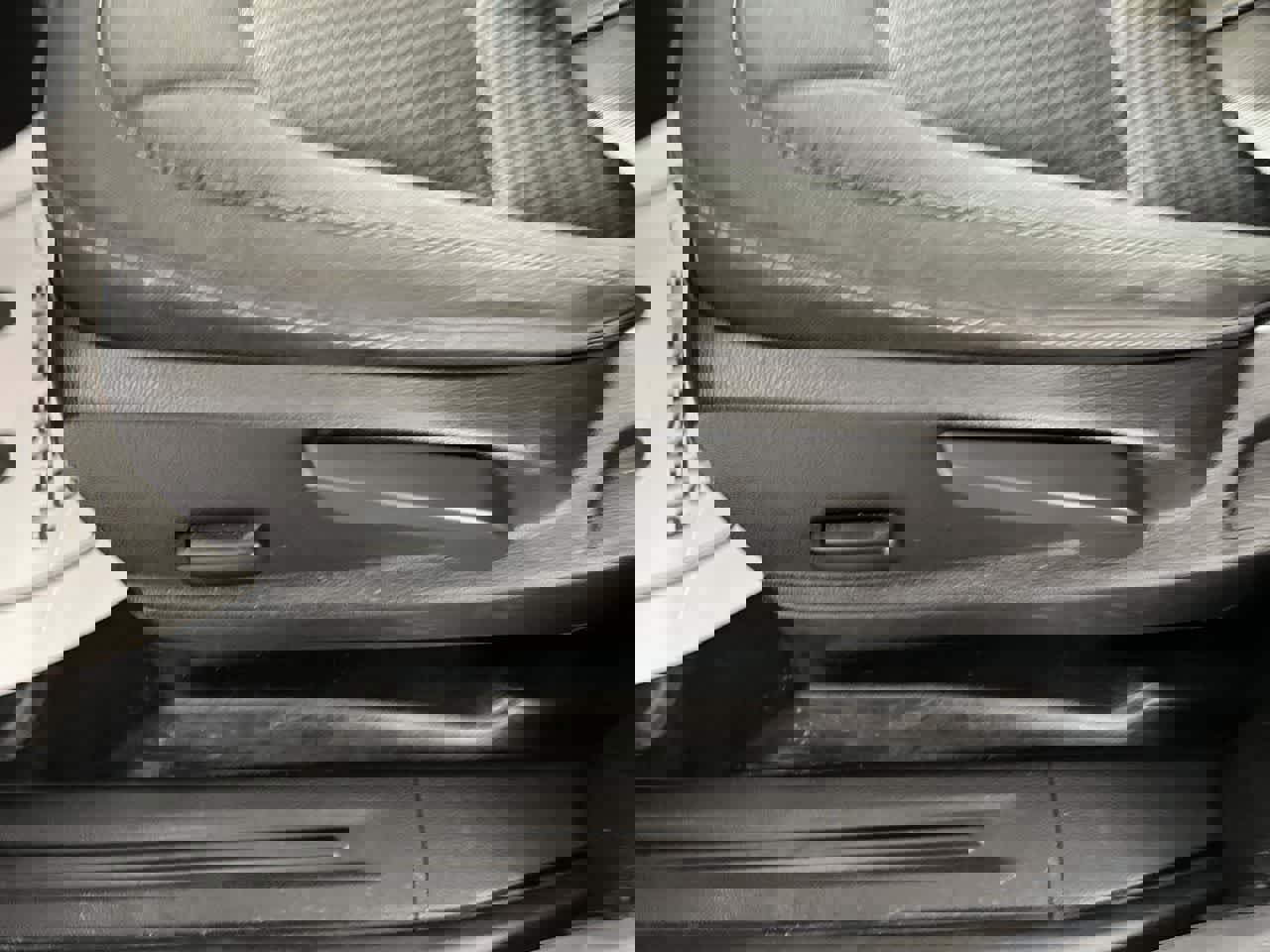 Used 2022 Chevrolet Colorado LT w/ Fleet Safety Package image 14