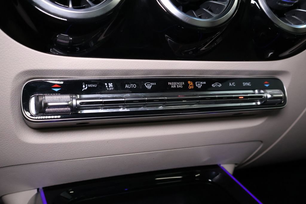 Used 2021 Mercedes-Benz GLA 250 4MATIC w/ Premium Package image 38