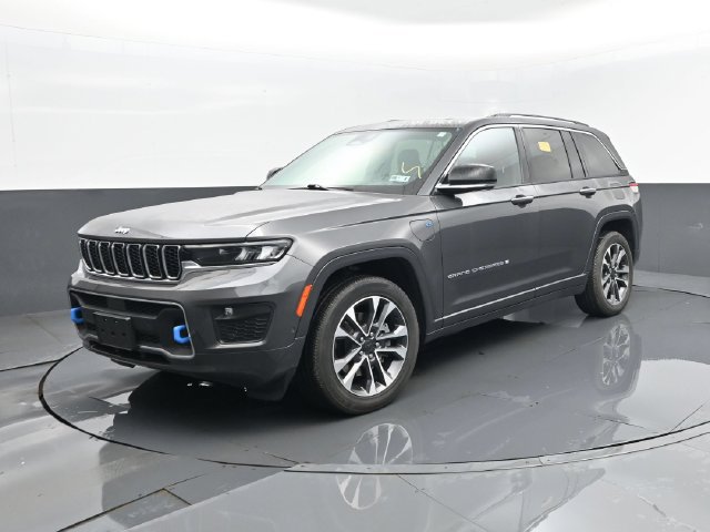 Used 2022 Jeep Grand Cherokee Overland w/ Luxury Tech Group IV AWD/4WD image 26