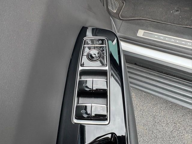 Used 2025 Cadillac Escalade V w/ LPO, ONYX Package AWD/4WD image 22