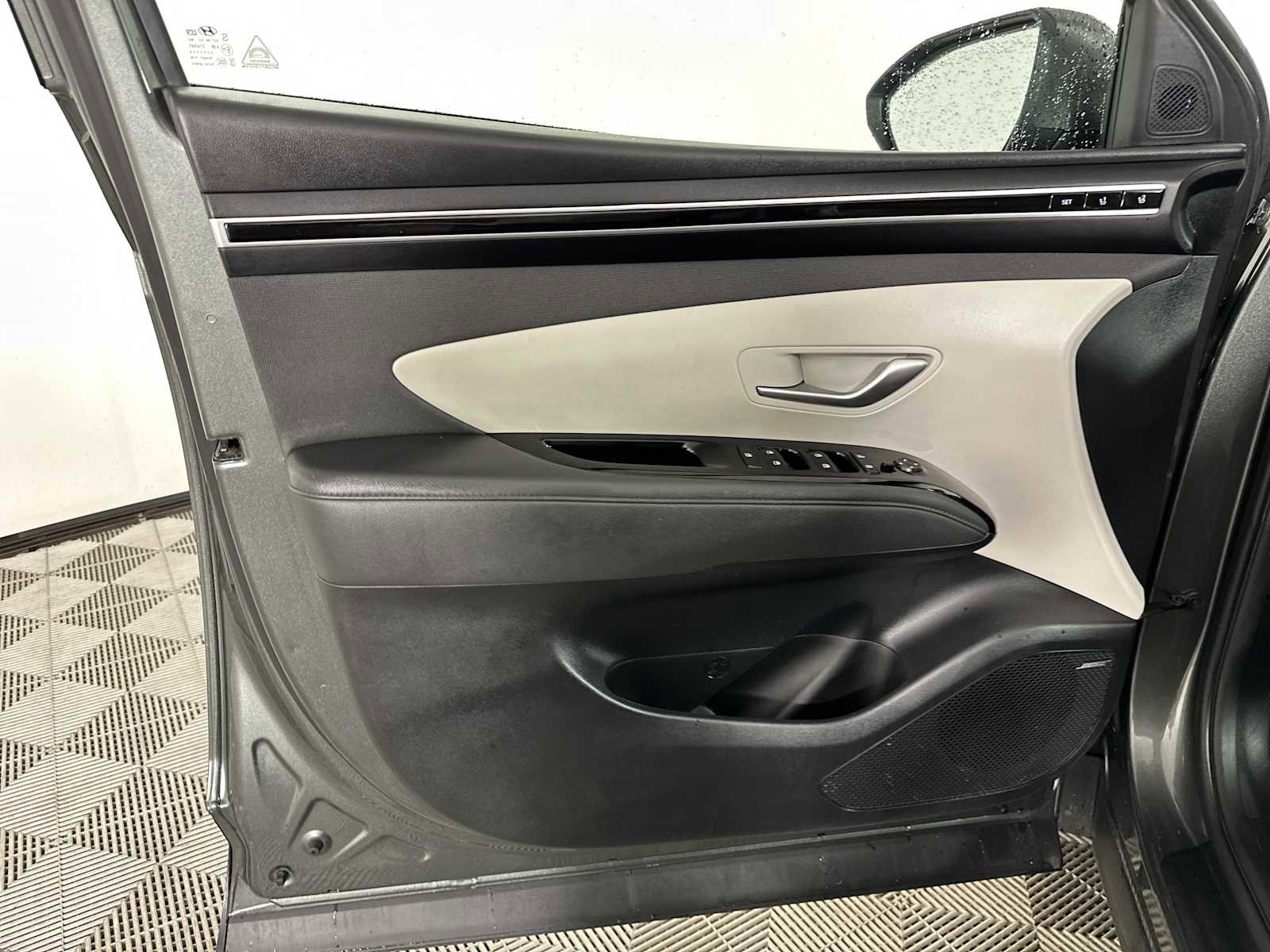 Used 2022 Hyundai Tucson Limited FWD image 16