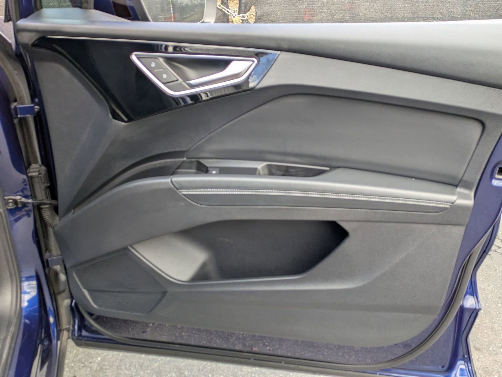 Used 2023 Audi Q4 e-tron Premium Plus w/ Premium Plus image 19