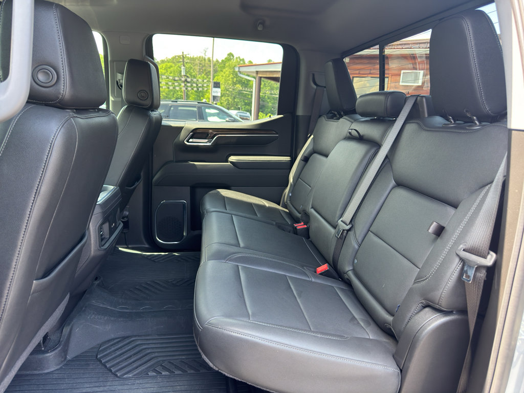 Used 2024 Chevrolet Silverado 1500 LT Trail Boss w/ Convenience Package II AWD/4WD image 15