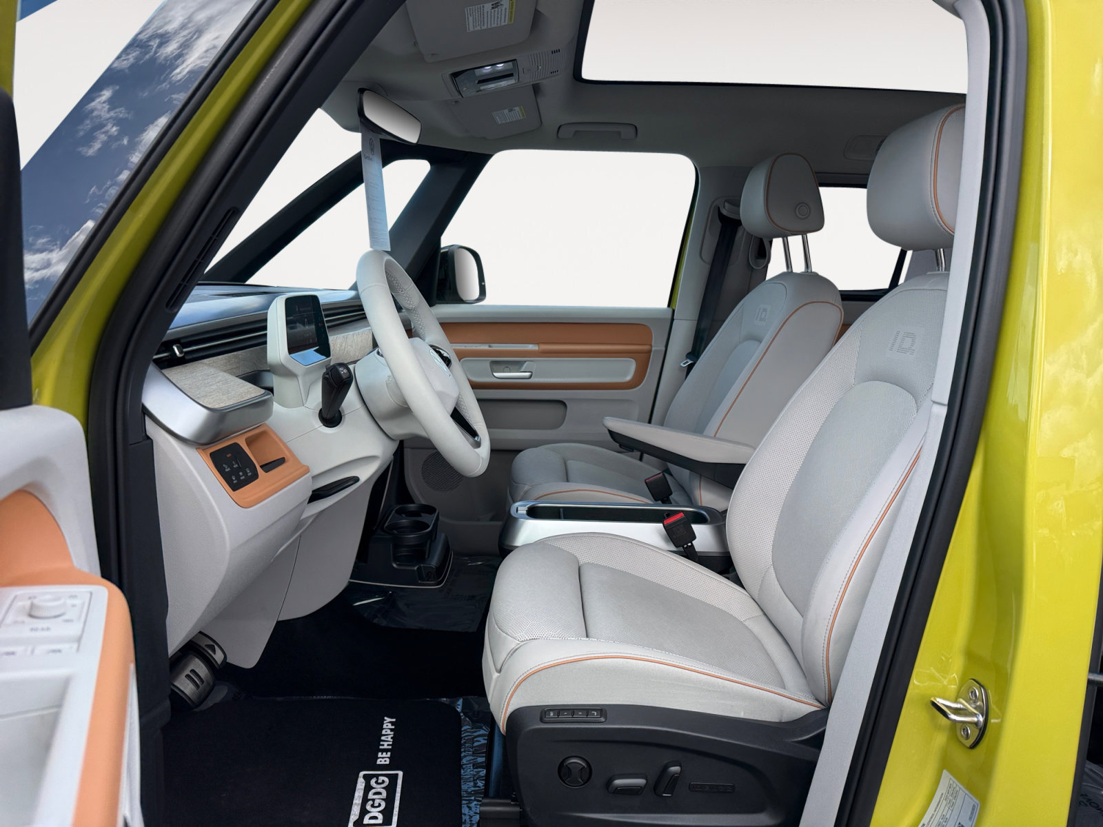 Certified 2025 Volkswagen ID. Buzz Pro S Plus AWD/4WD image 10