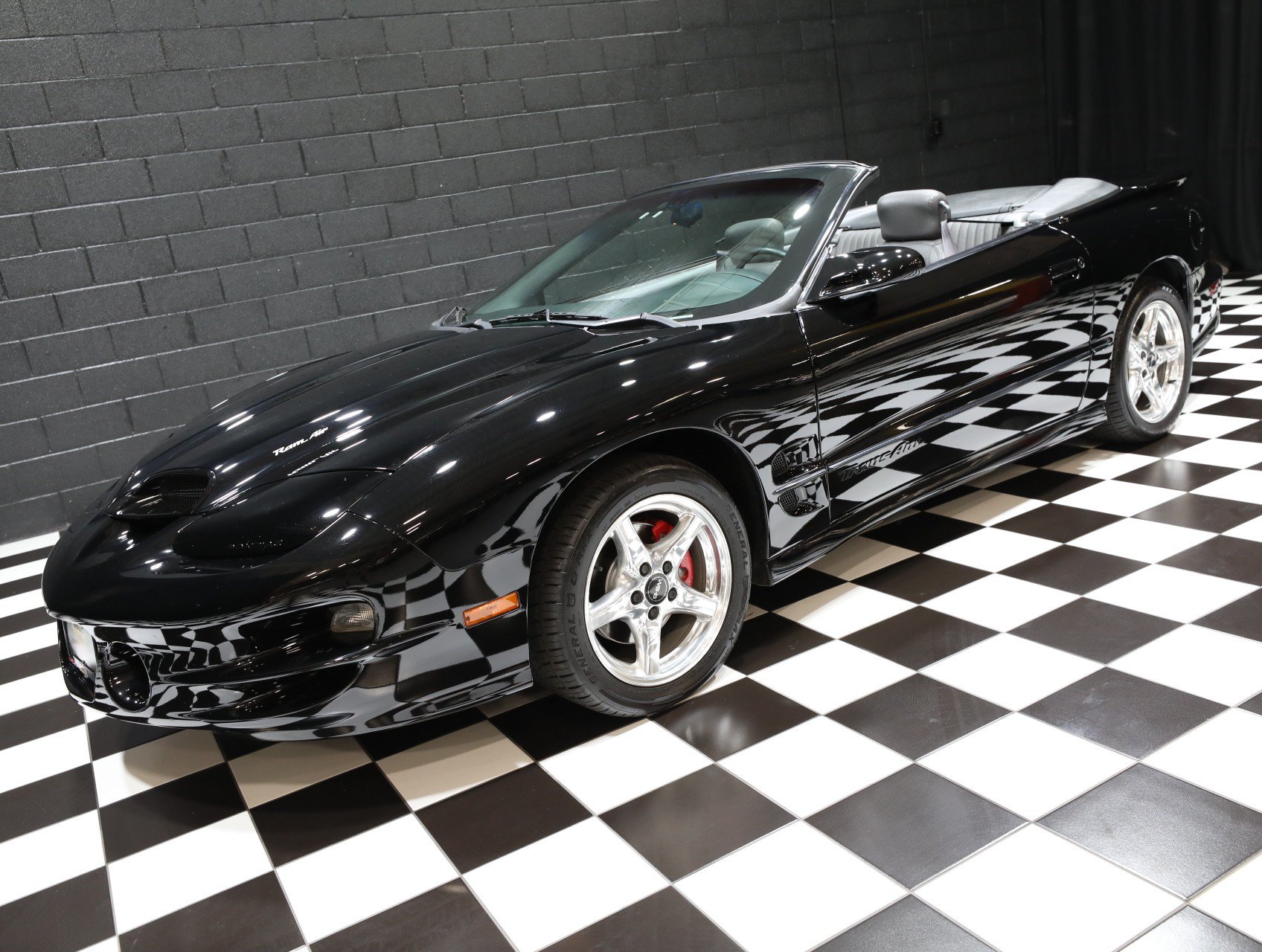 Used 1999 Pontiac Firebird Trans Am RWD image 15