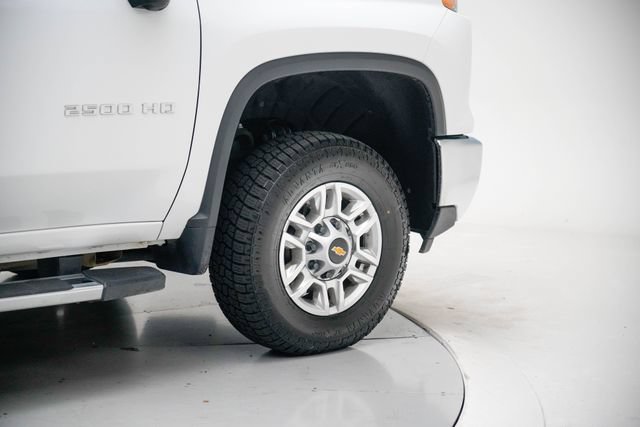 Used 2025 Chevrolet Silverado 2500 LT w/ Convenience Package AWD/4WD image 8