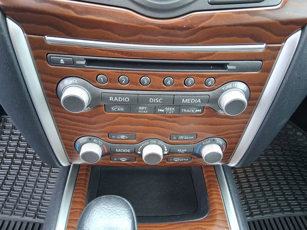 Used 2020 Nissan Pathfinder Platinum image 17