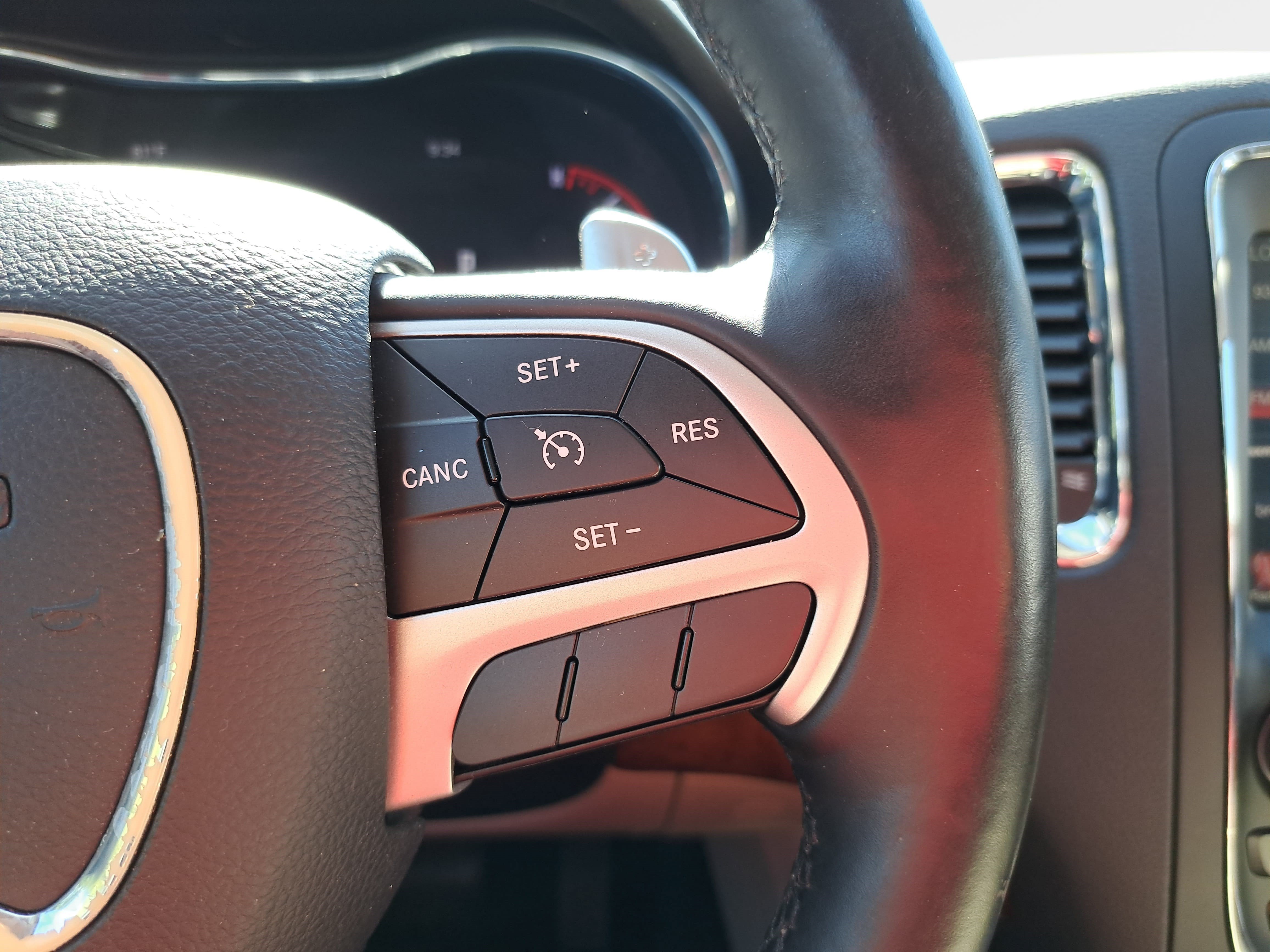 Used 2015 Dodge Durango Limited w/ Nav & Power Liftgate Group RWD image 18
