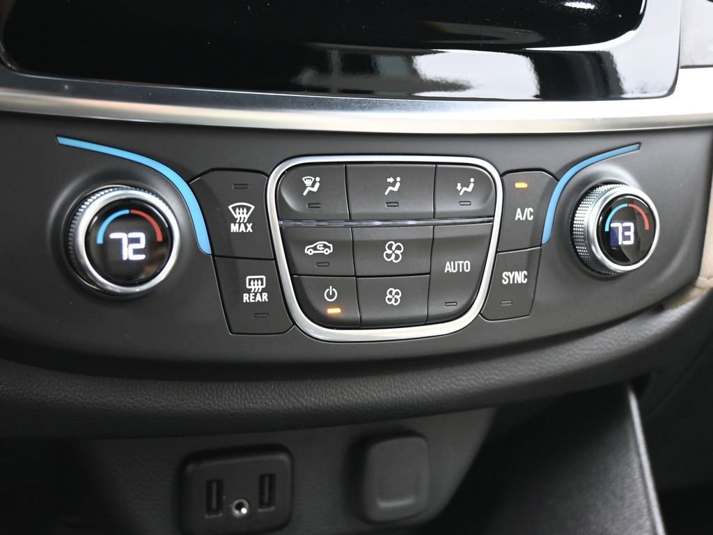 Used 2023 Chevrolet Traverse LS image 22