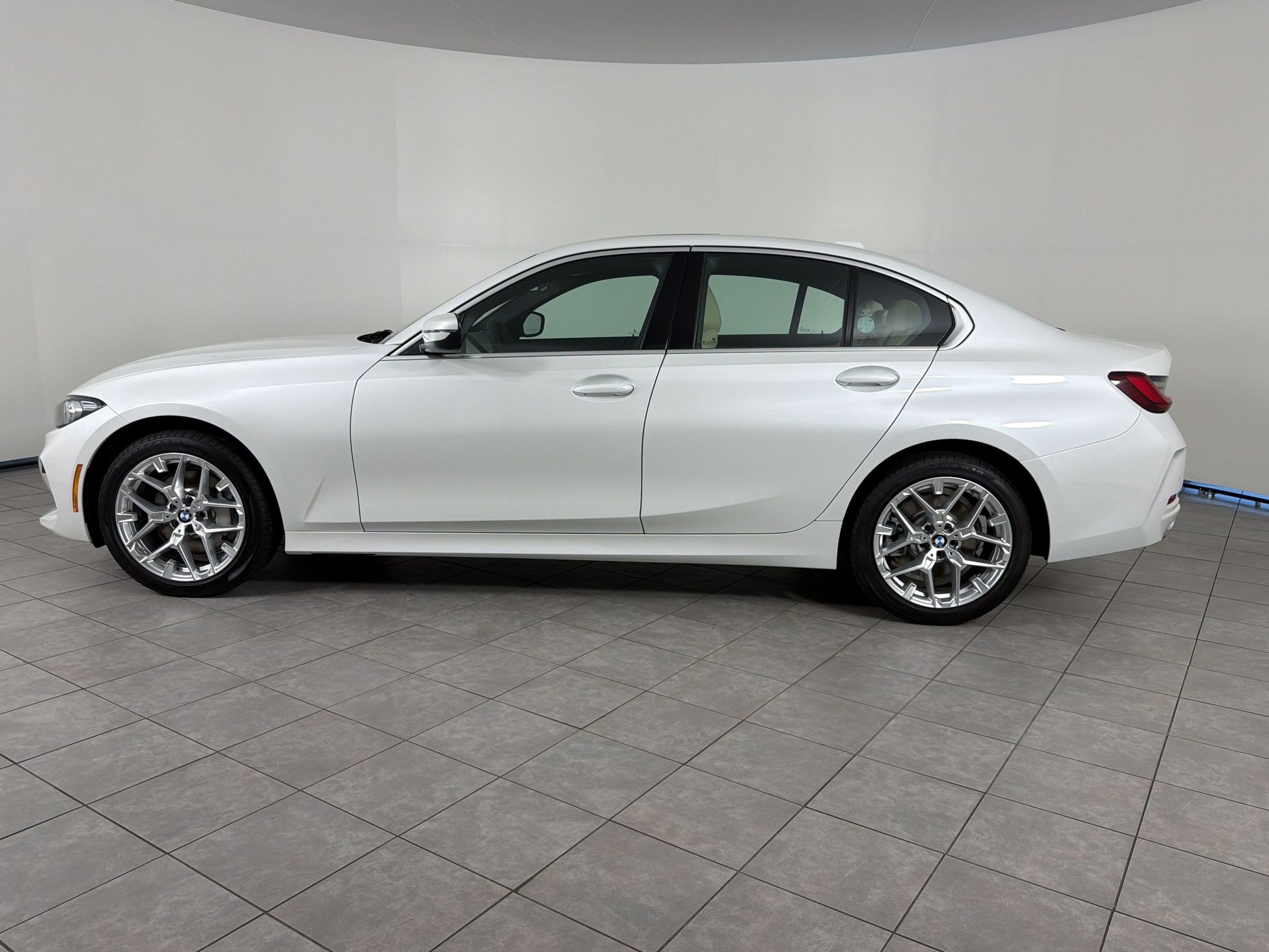 Used 2026 BMW 330i xDrive Sedan w/ Convenience Package AWD/4WD image 2