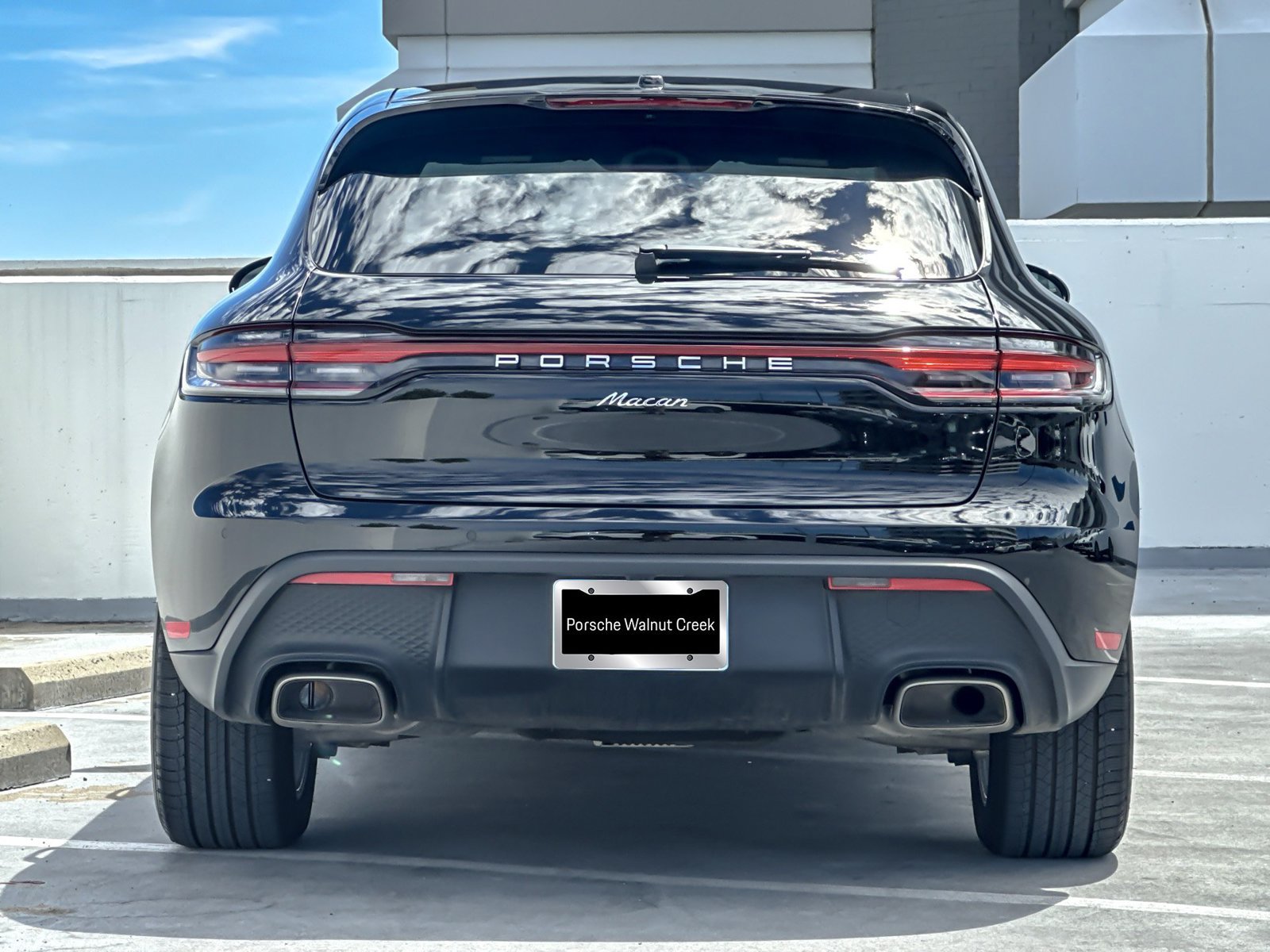 Certified 2026 Porsche Macan AWD/4WD image 8