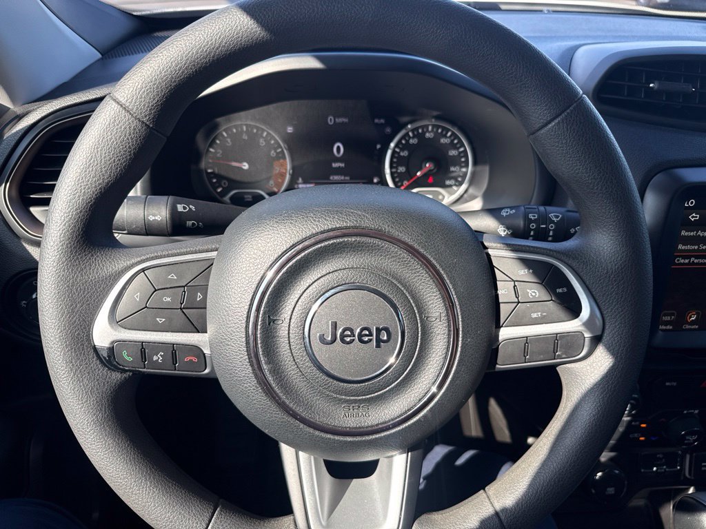 Certified 2023 Jeep Renegade Latitude AWD/4WD image 18