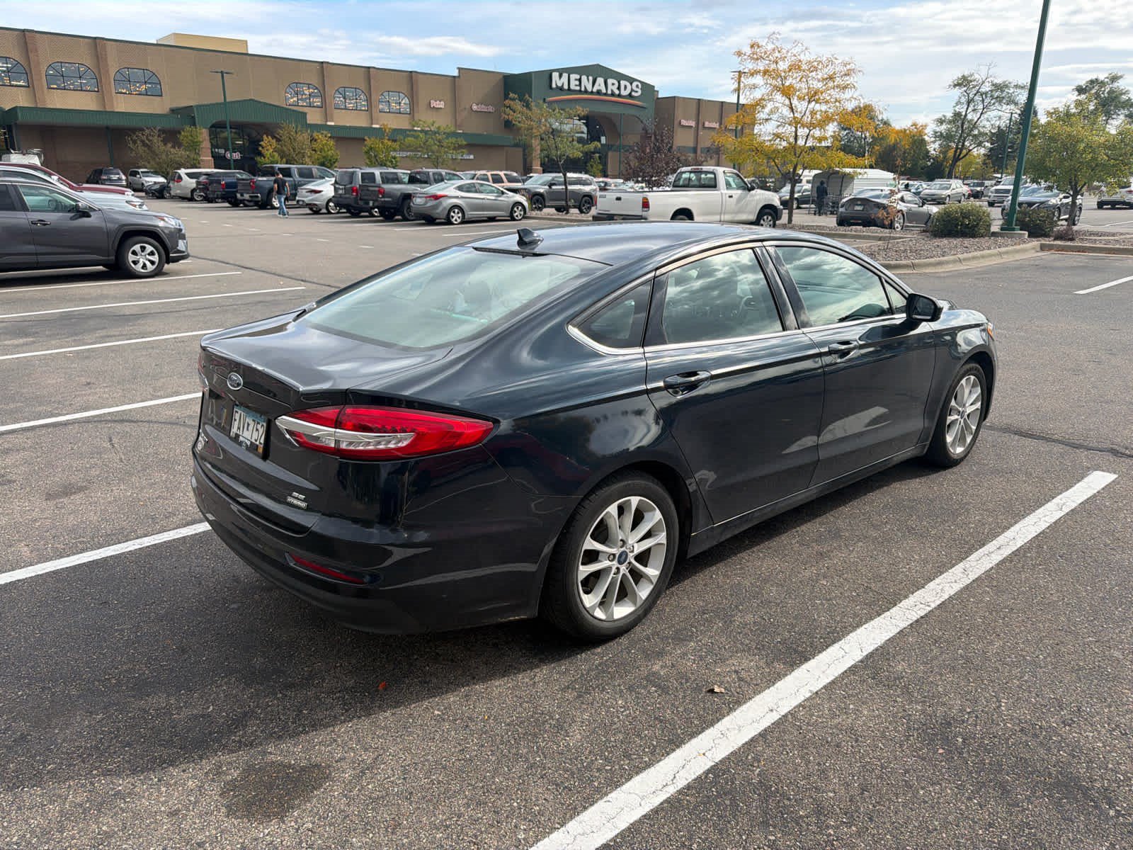Used 2020 Ford Fusion SE FWD image 8