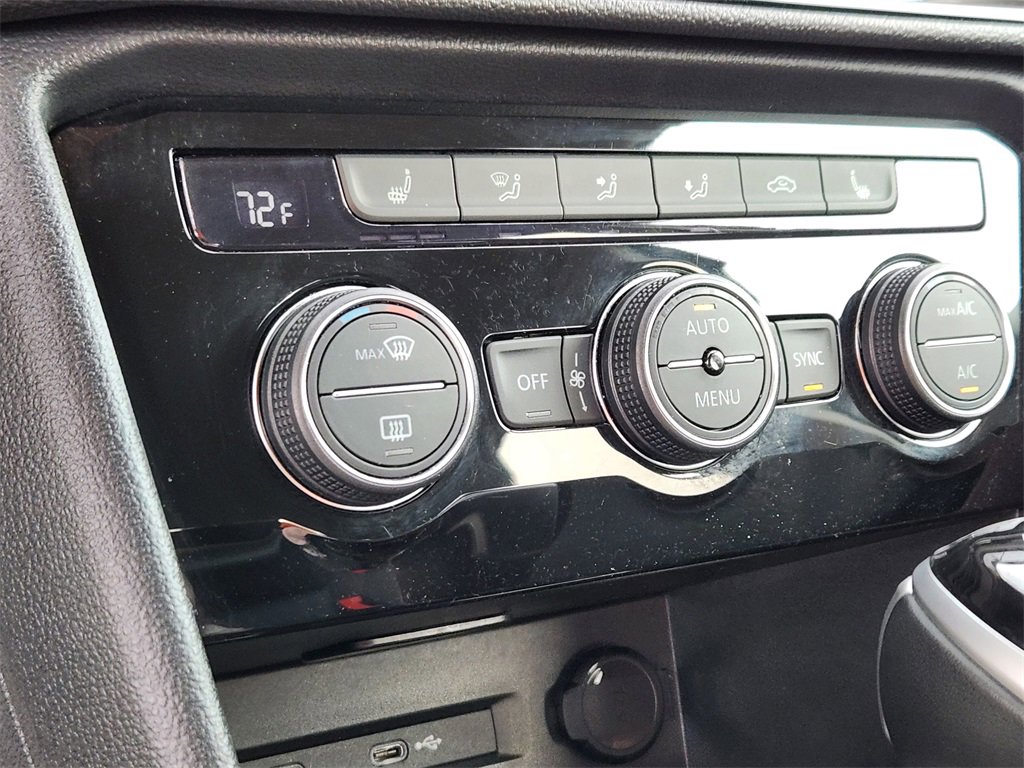 Used 2024 Volkswagen Taos SE image 13