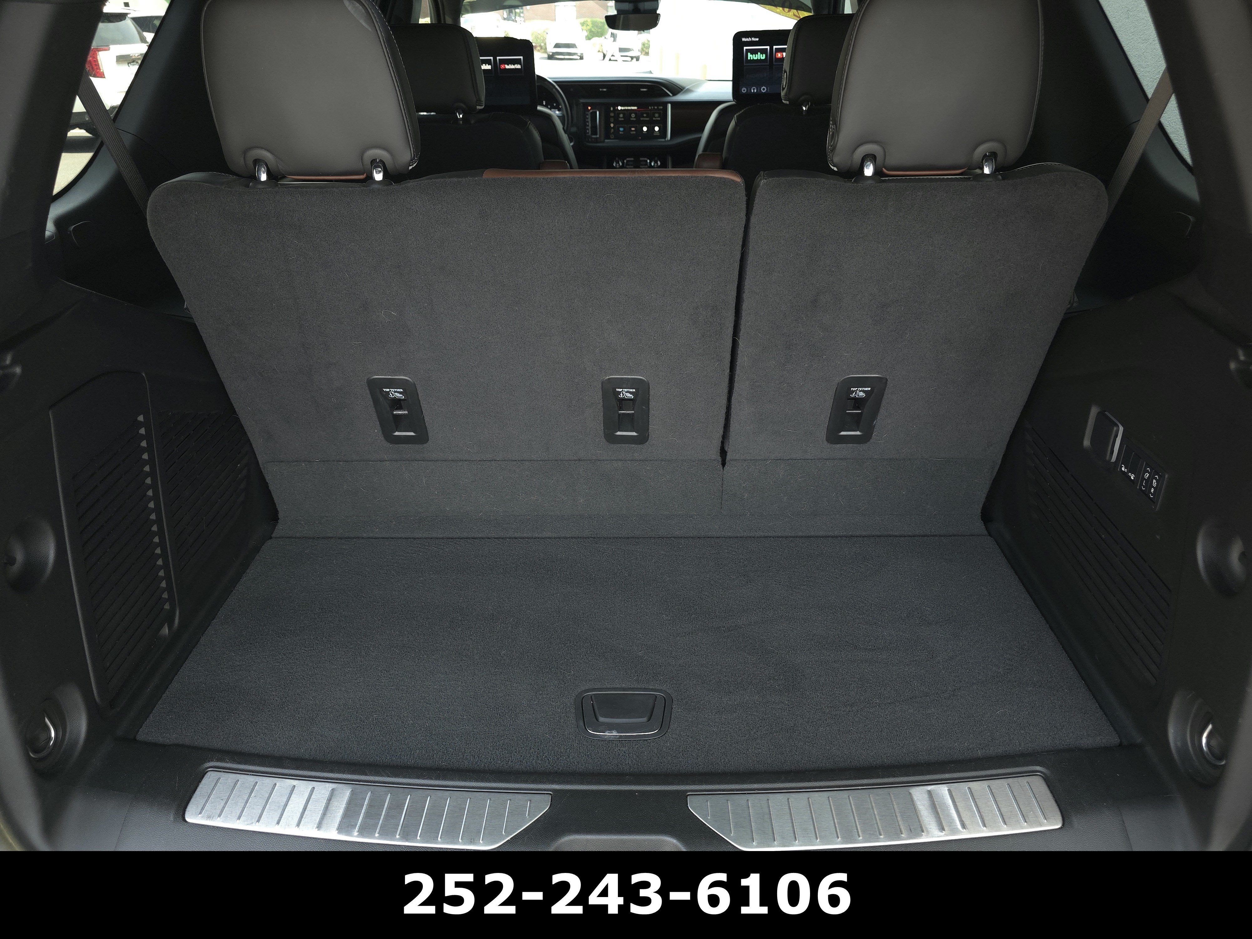 Used 2024 GMC Yukon Denali Ultimate AWD/4WD image 35