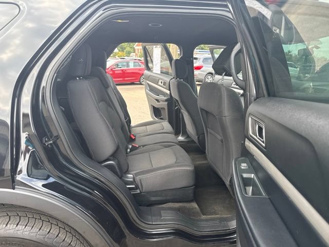 Used 2017 Ford Explorer XLT AWD/4WD image 13