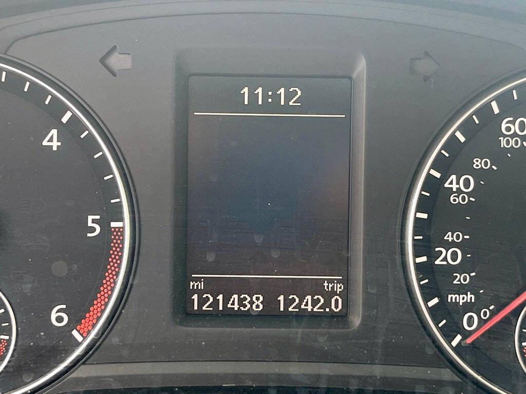 Used 2013 Volkswagen Passat TDI SE image 18